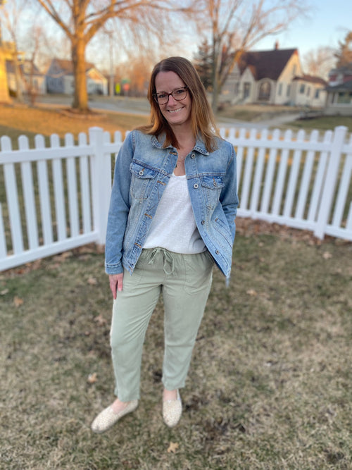Get ready to experience the most comfortable, super soft sage tencel drawstring pants with pockets on both sides and back. Versatile and perfect to dress up or down. Elevate any look with our Sage Tencel Pants - an effortless blend of comfort, style, and convenience!